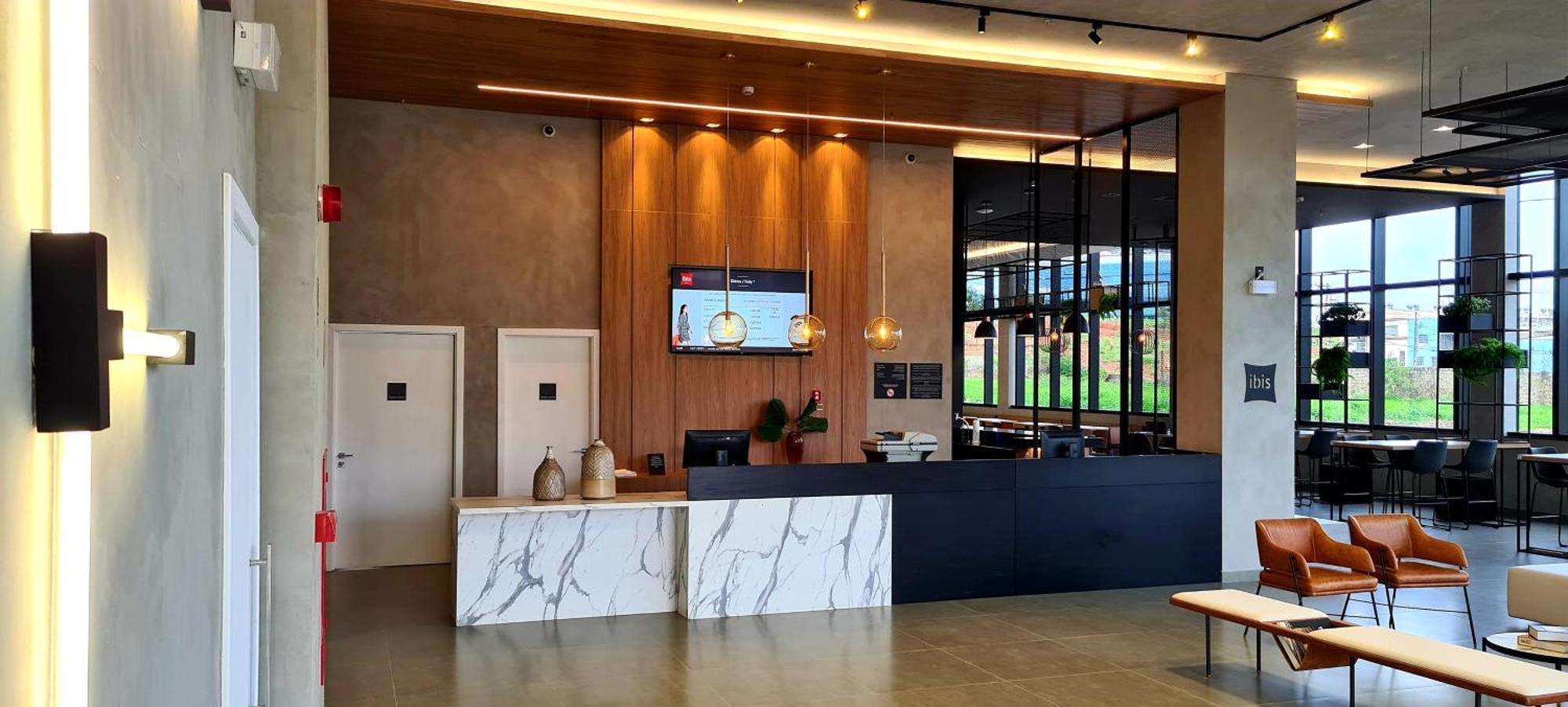 Ibis Nova Serrana Exterior foto